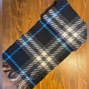 Burberry - 100% Cashmere Scarf